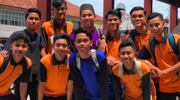 Dah Nak Habis Sekolah, Pelajar Tunjuk Skill Buat Video Perpisahan Menarik
