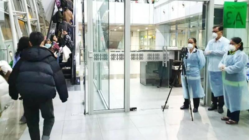 Warga Bangladesh Buat Hal Di KLIA, Positif Covid-19 Pun Nak ‘Balik Kampung’