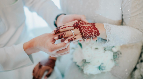 ‘Aktiviti Bergambar Rapat’ Undang Fitnah, Pensyarah Beri Nasihat Padu Buat Pasangan Belum Nikah