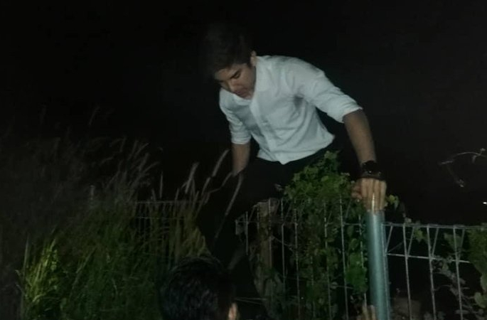 ‘Lari’ Panjat Pagar Diserbu Samseng, Syed Saddiq Jelaskan Hanya Ikut Nasihat Polis