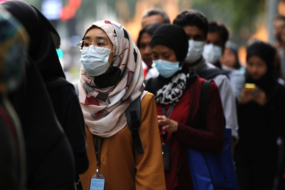 Ikuti Saranan KKM Untuk Lindungi Diri Korang Daripada Jangkitan COVID-19. Bertindak Sekarang!