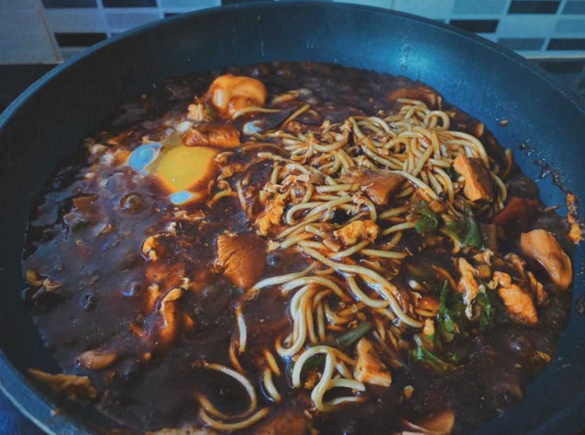 Resepi sizzling yee mee che nom