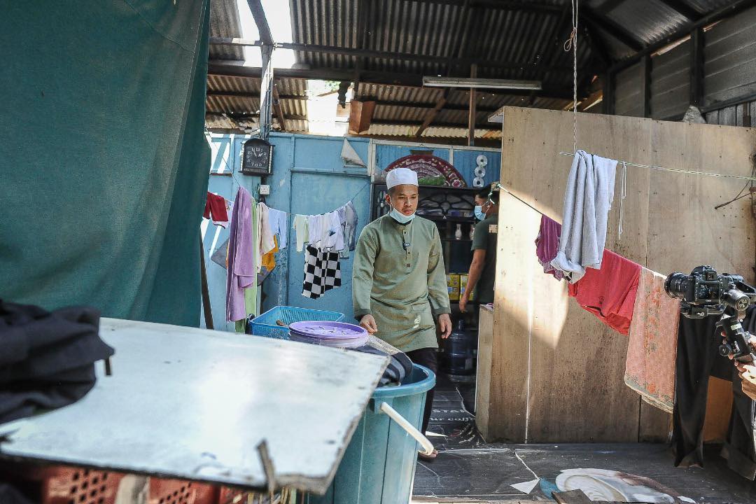 ‘Terima Kasih Ustaz Sudi Bantu’ – Ramai Tinggal Di Rumah Usang, Adun Tanjung Lumpur Beri Penjelasan