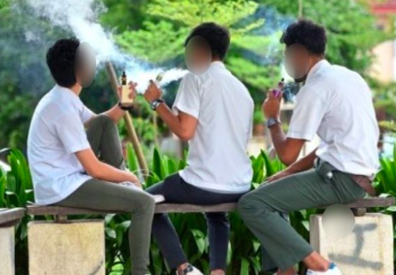 Bengang Ditegur Merokok Murid Samseng Hunus Pisau Pada Cikgu 4 Tahun Kemudian