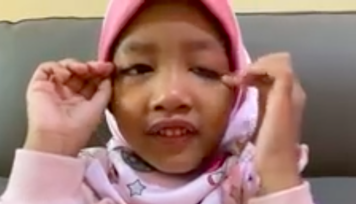 [VIDEO] ‘Kakak Nak Daddy Balik, Dah 5 Bulan Tak Jumpa’ – Tangisan Anak, Ayah Terkandas PKP