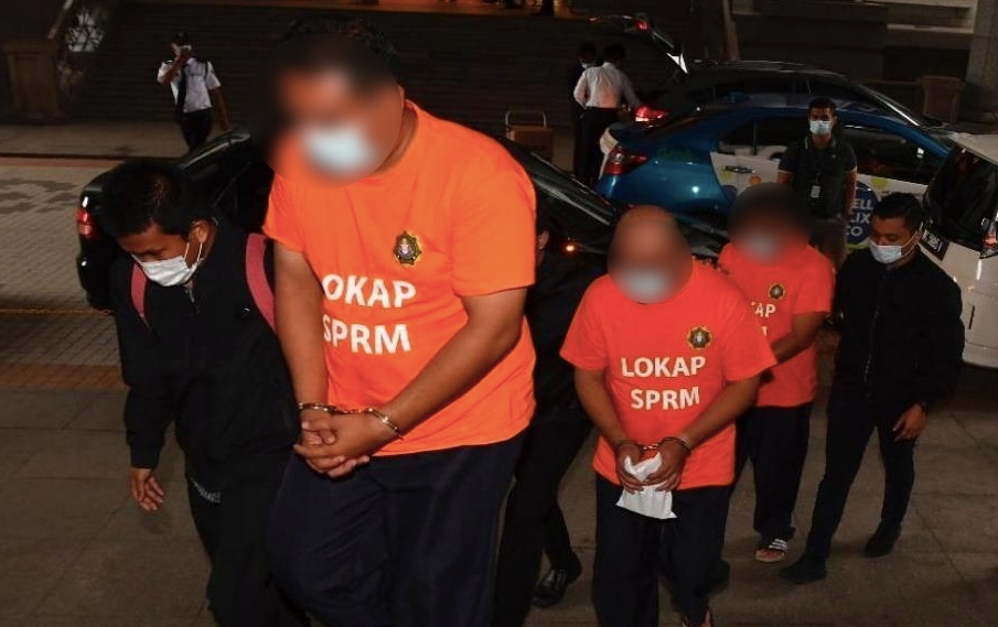 Dakwaan Ambil ‘Suapan’ Lindung Perniagaan Haram, Tiga Lagi Penguat Kuasa Direman