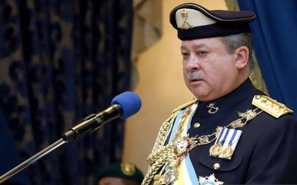 Sultan Johor Kurnia Kereta Buat Pengarah, Kakitangan Wad Diraja HSA