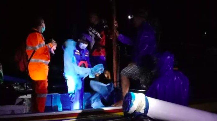 Leka Mencuci Perahu, Nelayan Maut Disambar Petir & Hanyut Dibawa Arus Sungai