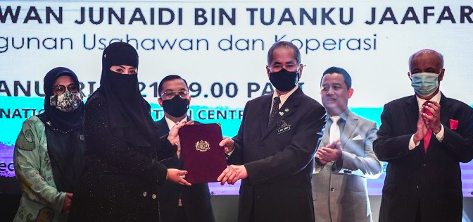 Dilantik Sebagai Ahli Perbadanan SME Corp, Anak Zahid Hamidi Luah Rasa Terima Kasih