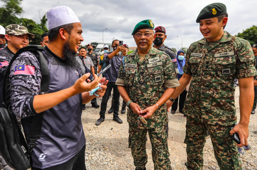 Ebit Lew Luah Rasa Sebak, Dilayani Baik Oleh Agong Semasa Misi Bantuan Banjir