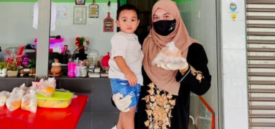 Genap Setahun Pemergian Abam, Hidayah Sedekah Mi Kari & Bihup Sup Kepada Semua Pelanggan