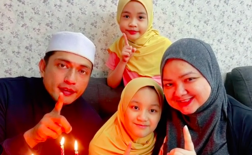 [VIDEO] ‘Hadiah Tak Dapat Dibeli..’ – Adi Putra Berlinang Air Mata Anak Istimewanya Bacakan Doa