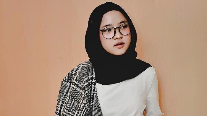 ‘Sudah Sadar Belum?’ – Muat Naik Video Promo Lagu, Nissa Sabyan Kembali ‘Diserang’ Peminat
