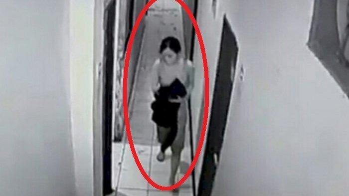 Instafamous Indonesia Ditikam Kekasih Selepas Minta ‘Putus’, CCTV Rakam Detik Cemas Mangsa Lari Sebelum..