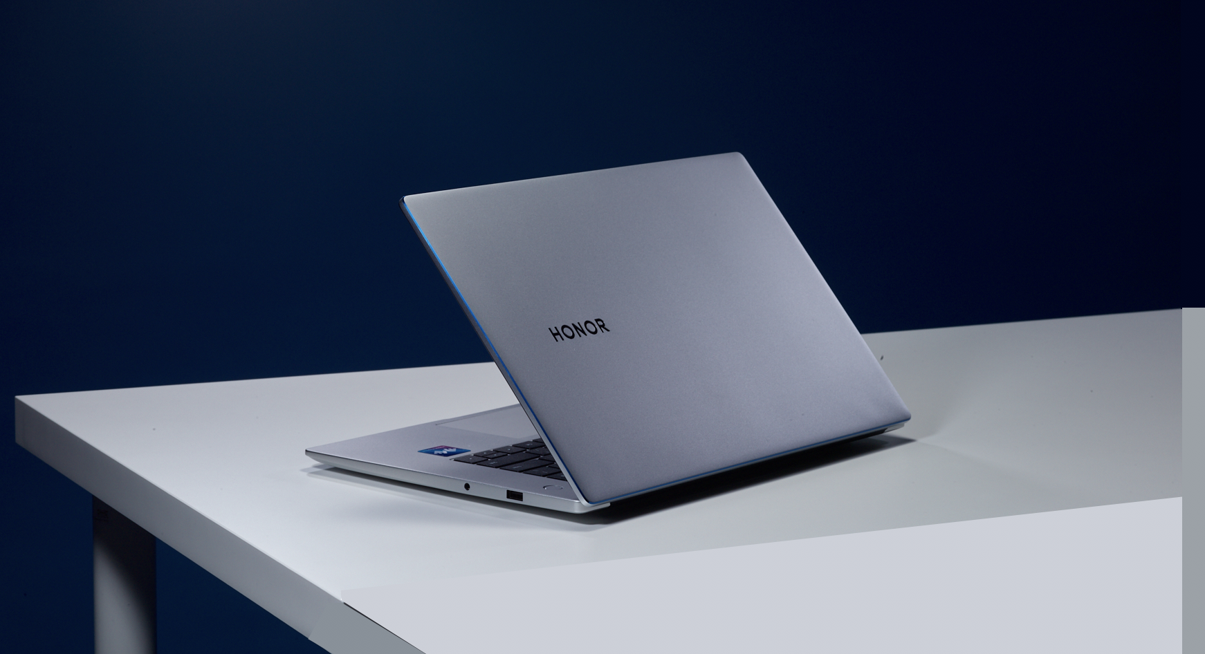 Pening Nak Pilih Laptop Hebat Dengan Harga Berbaloi?HONOR MagicBook 15 Ada Kesemuanya!