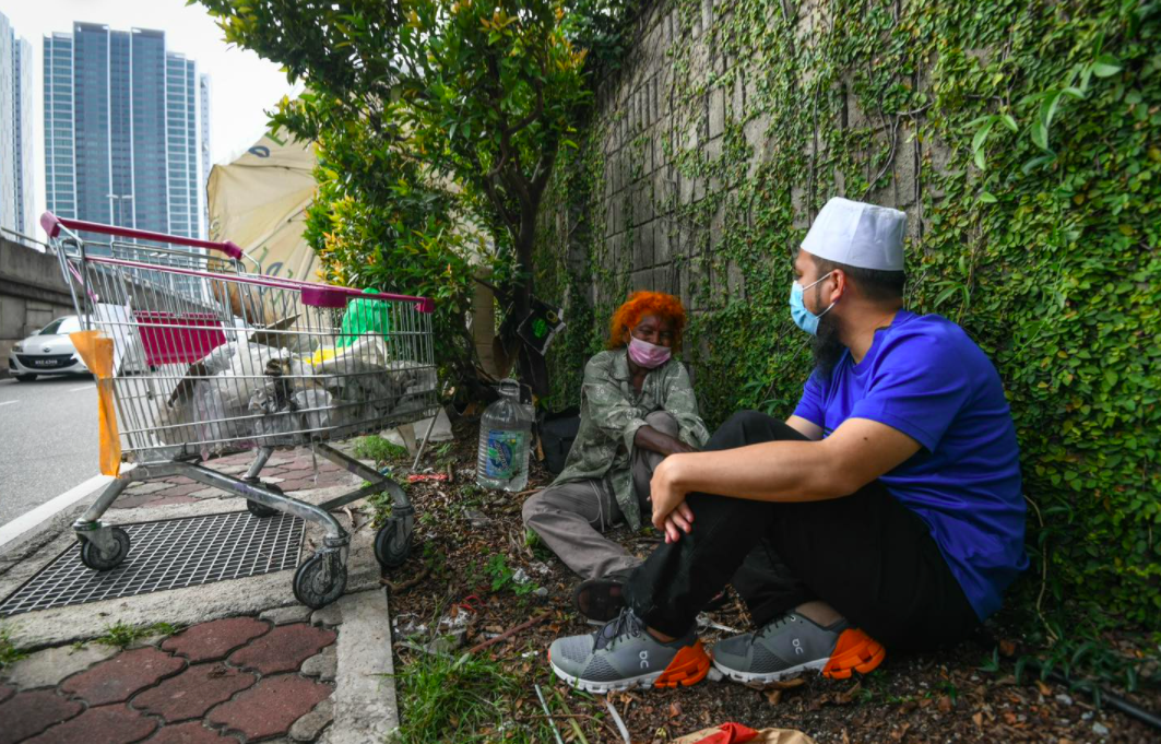 14 Tahun Tinggal Bawah Pokok, Tolak Bantuan Ebit Lew Sebab Rasa Ramai Yang Lagi Susah