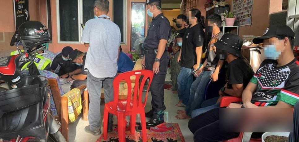 Ziarah Hari Raya, 10 Orang Termasuk Tuan Rumah Kena Kompaun RM2k Seorang