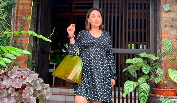 ‘Aku Bukan Sugar Mummy Kau’ – Zarina Anjoulie Minta Bekas Suami Pulangkan Beg, Telefon
