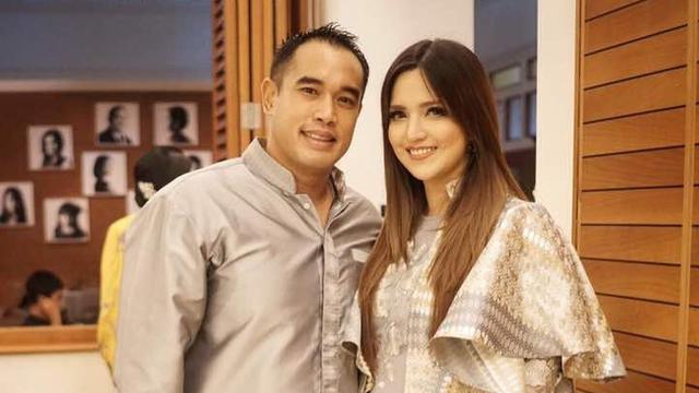‘Ya, Ada Barang Bukti’ – Nia Ramadhani, Suami Ditahan Polis Terbabit Kes Dadah