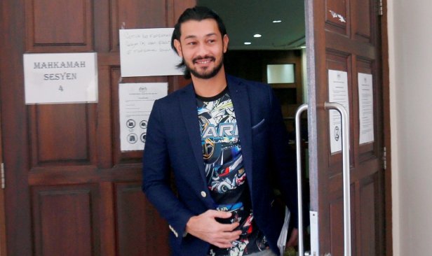 Hukuman Penjara 13 Bulan Digantikan Dengan Denda RM5,500. Farid Kamil Menyesal & Mohon Maaf