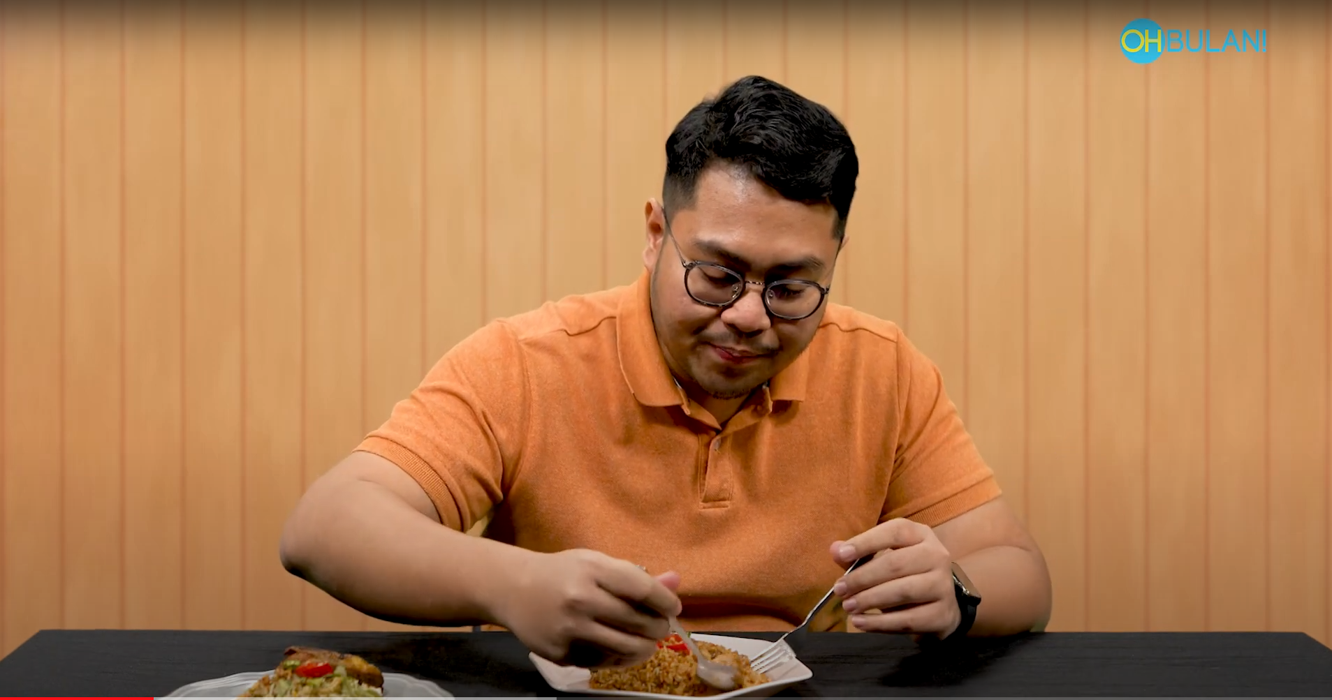 [VIDEO] Viral Pertarungan Dua Buah Warung Ingin Membuktikan Masakan Siapa Lebih Menyelerakan!