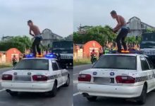 [VIDEO] Lelaki Mengamuk Hayun Sabit Atas Kereta Polis Ditahan