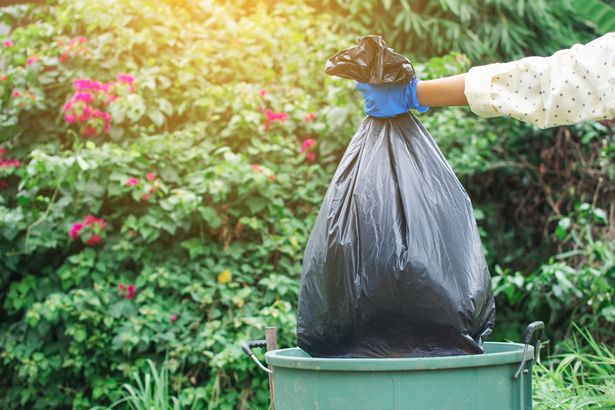 Dianggap Sampah, Usahawan Terbuang Plastik Berisi Wang Tunai Hampir RM90,000 4