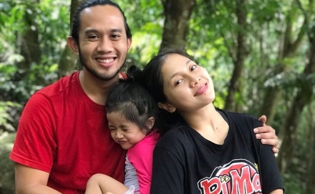 Fizi Ali & Shakilla Khoriri Bercerai, Janji Besarkan Ameena Bersama – ‘Anggaplah Jodoh Kami Sampai Di Sini’