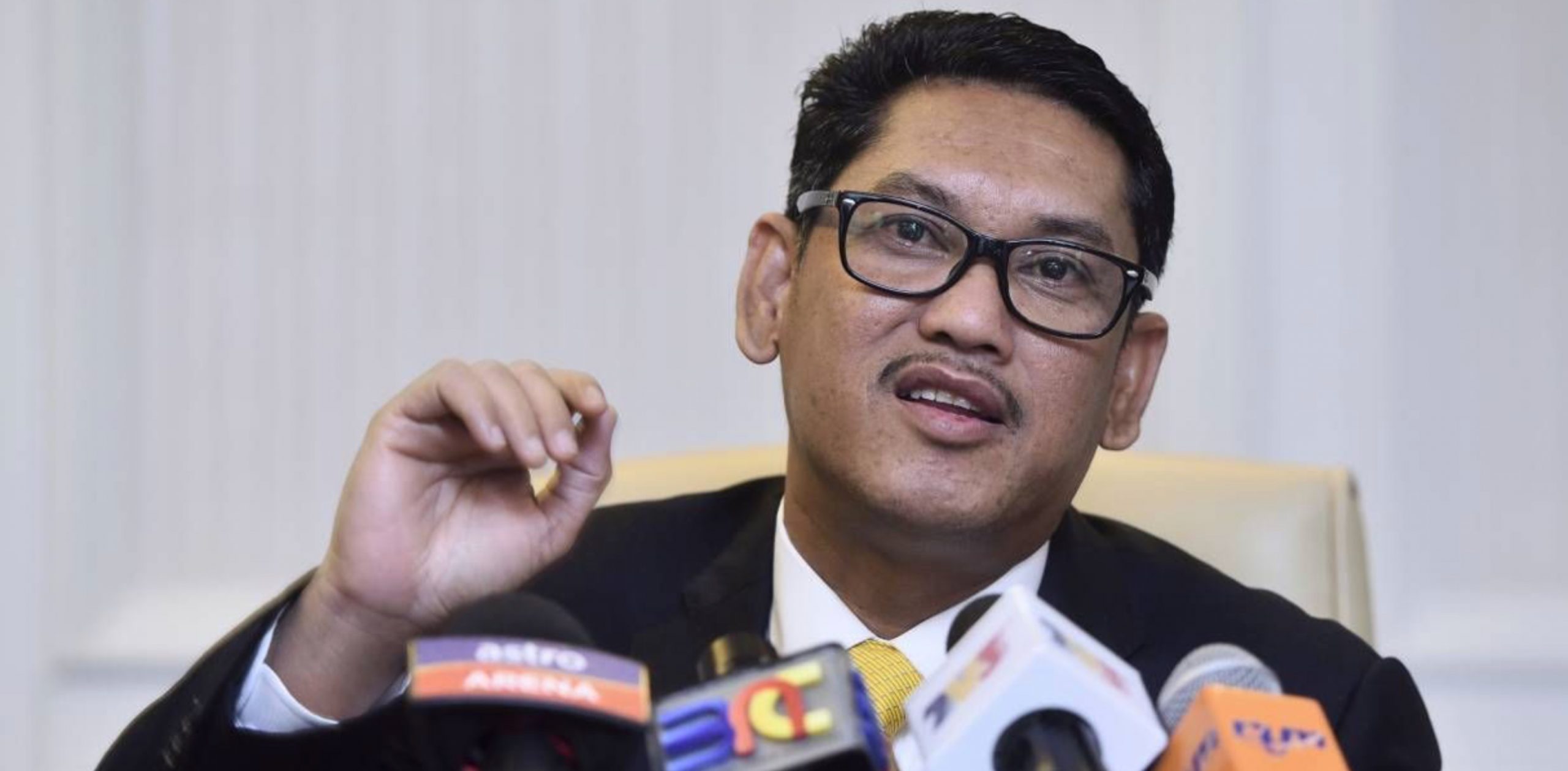 Hati Tak Tenteram Kerana Banjir, Ahmad Faizal Terus Beli Tiket ‘Flight’ Pulang Ke Tanah Air