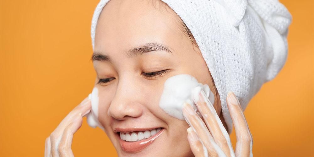 Risau Sebab Ada Masalah Kulit Wajah? Jom Kekal Cantik Berseri Dengan Neutrogena Deep Clean Gentle Cleanser!