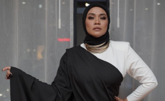 Selamba Susukan Anak Depan Orang Ramai, Liza Hanim Nasihat Usahawan Kontroversi – ‘Jaga Kehormatan Sebagai Wanita Islam & Ibu’