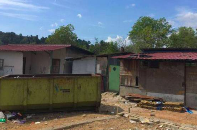 2 Beradik Maut Makan Sisa Sampah Selalu Dapat Makanan Daripada Penduduk Kampung