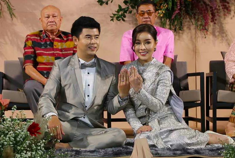 Pengantin Lelaki Terima Mas Kahwin RM1.6 Juta, Siap Dapat Rumah, Kereta, Emas & Tanah Lagi!