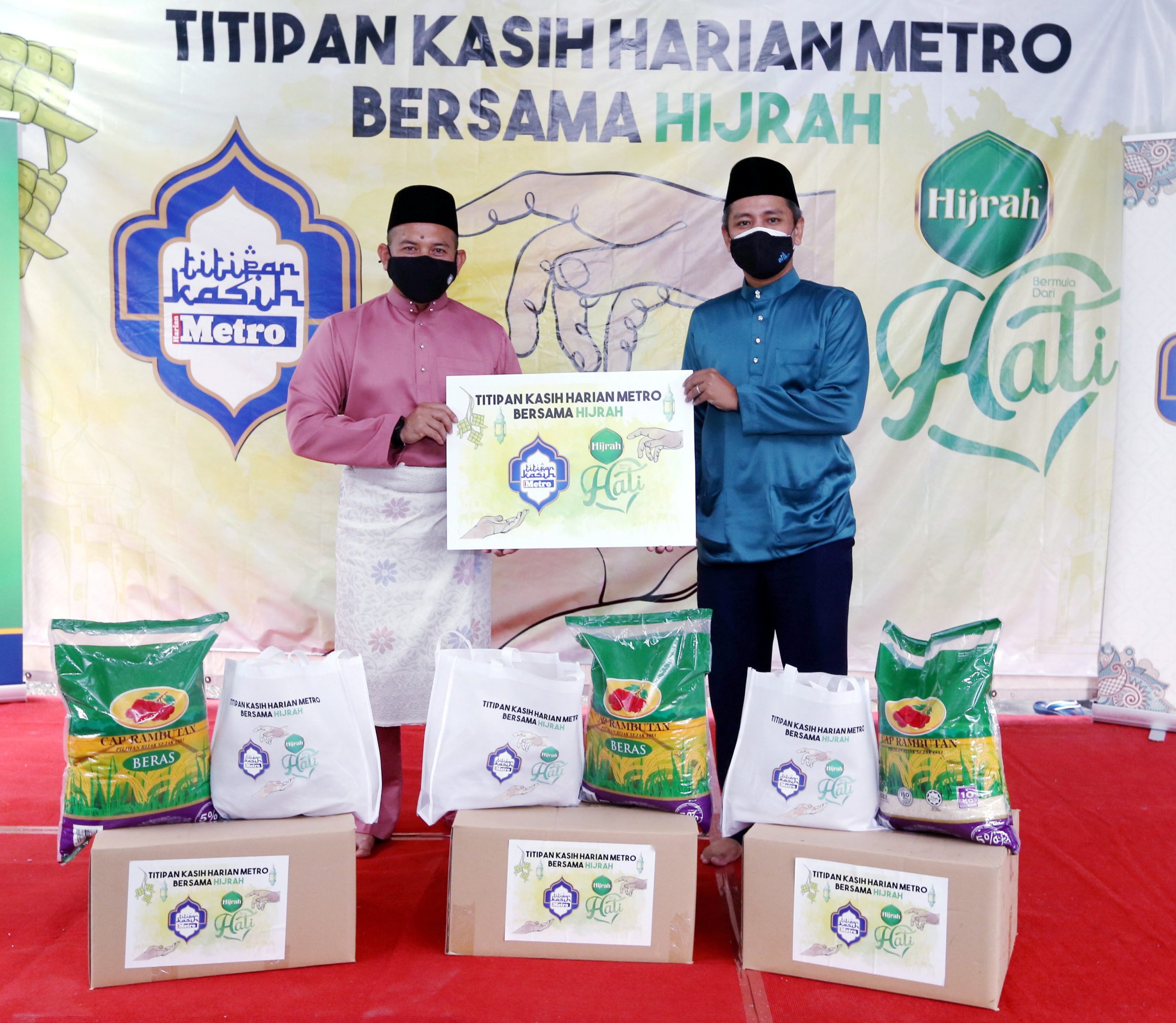Harian Metro Bersama Hijrah Sumbang Duit Raya, Kotak Rezeki Serta Kelengkapan Raya Buat Asnaf