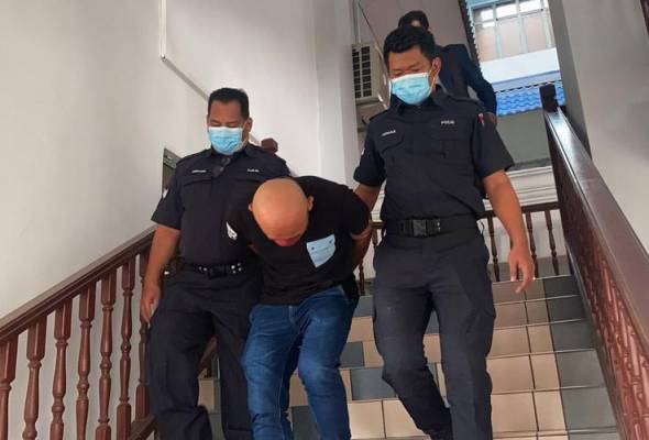 Posmen Mengaku Tidak Bersalah Curi & Gadai Barang Kemas Pelanggan