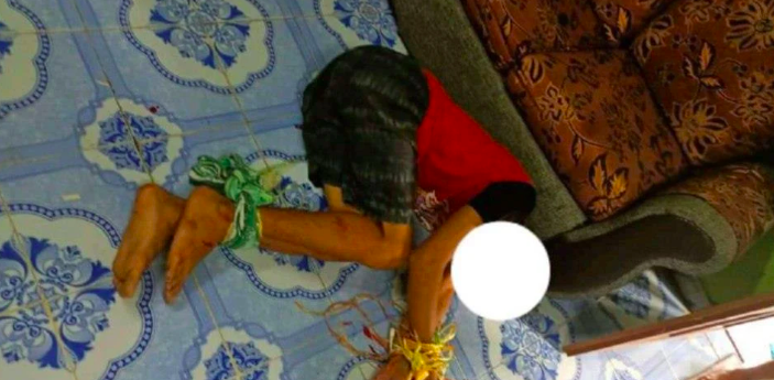 Bagi Pinjam Tandas & Air Dekat ‘Tetamu’ Tak Dikenali, Lelaki Serang 2 Ahli Keluarga Guna Parang