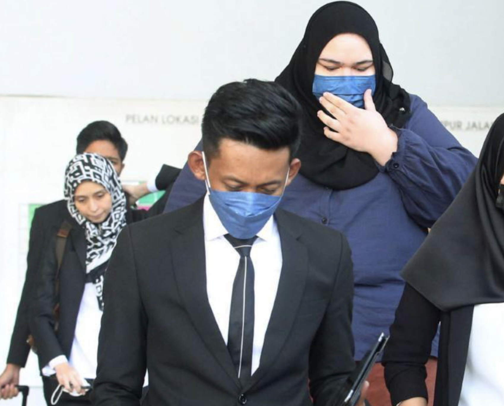Saksi Nampak Bella Tidur Atas Lantai Bilik Dobi Tanpa Alas, Ada Kesan Lecur Di Leher