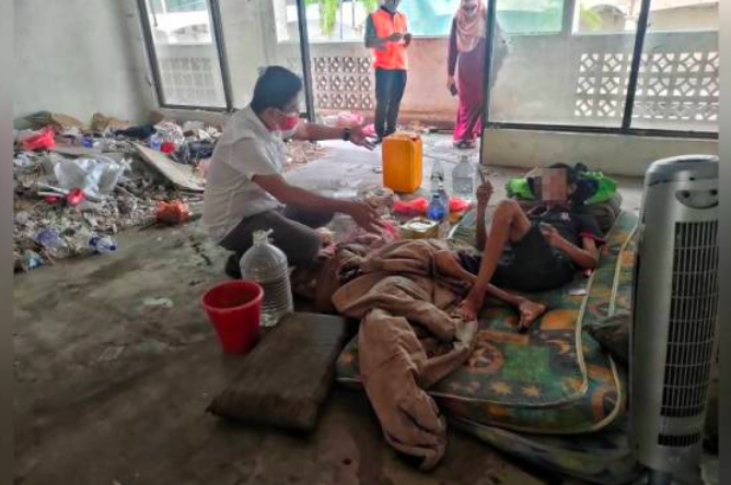 Warga Emas Terlantar Sakit Dalam Bangunan Penuh Sampah Diselamatkan JKM