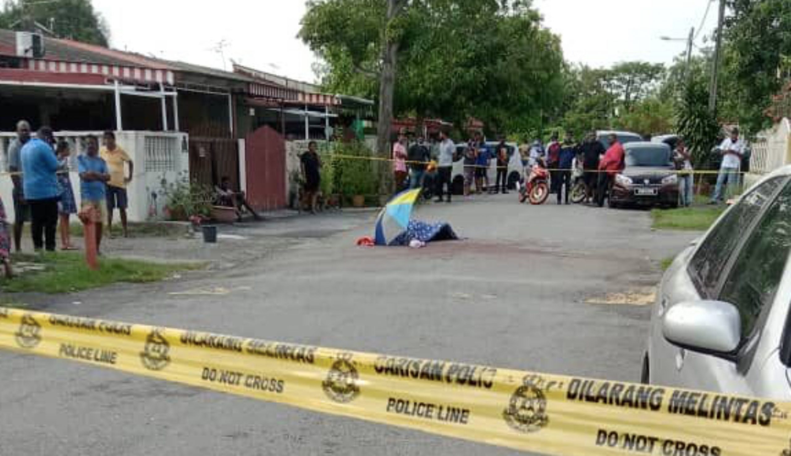 Penarik Kereta Maut Ditetak Sekumpulan Lelaki