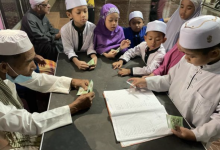 Budak-Budak Dapat RM5 Kalau Datang Solat Subuh Berjemaah Di Masjid