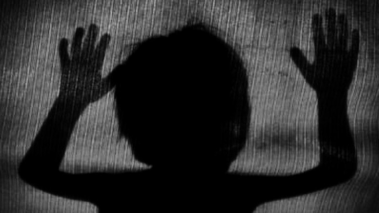 Takut Anak ‘Curi-Curi’ Makan Gula-Gula, Mak Ayah Ikat Anak Selama 10 Jam Dalam Bilik
