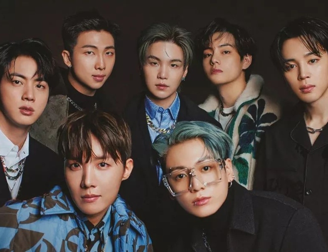 BTS Jin Ahli Pertama Yang Akan Menjalani Khidmat Wajib Tentera Selama 2 Tahun