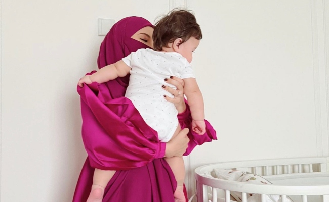 ‘Jangan Cium Bayi Orang’ – Neelofa