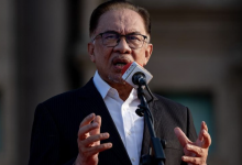 Didakwa Bawa Budaya Songsang & Sokong Ideologi Komunis, Anwar Fail Saman Terhadap Razman