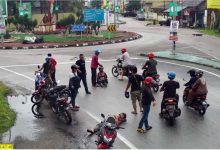 Tergelincir Akibat Tumpahan Diesel, CCTV Rakam Empat Penunggang Motosikal Jatuh & Cedera Ringan