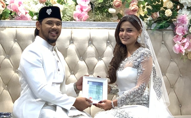Reen Rahim Sah Isteri Ahli Perniagaan, Terima Mas Kahwin Sedulang Barang Kemas