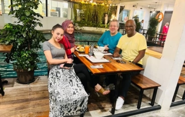 [VIDEO] Fyna Jebat & Zainal Abidin Hassan Dalam Satu ‘Frame’, Cetus Keterujaan Dalam Kalangan Netizen