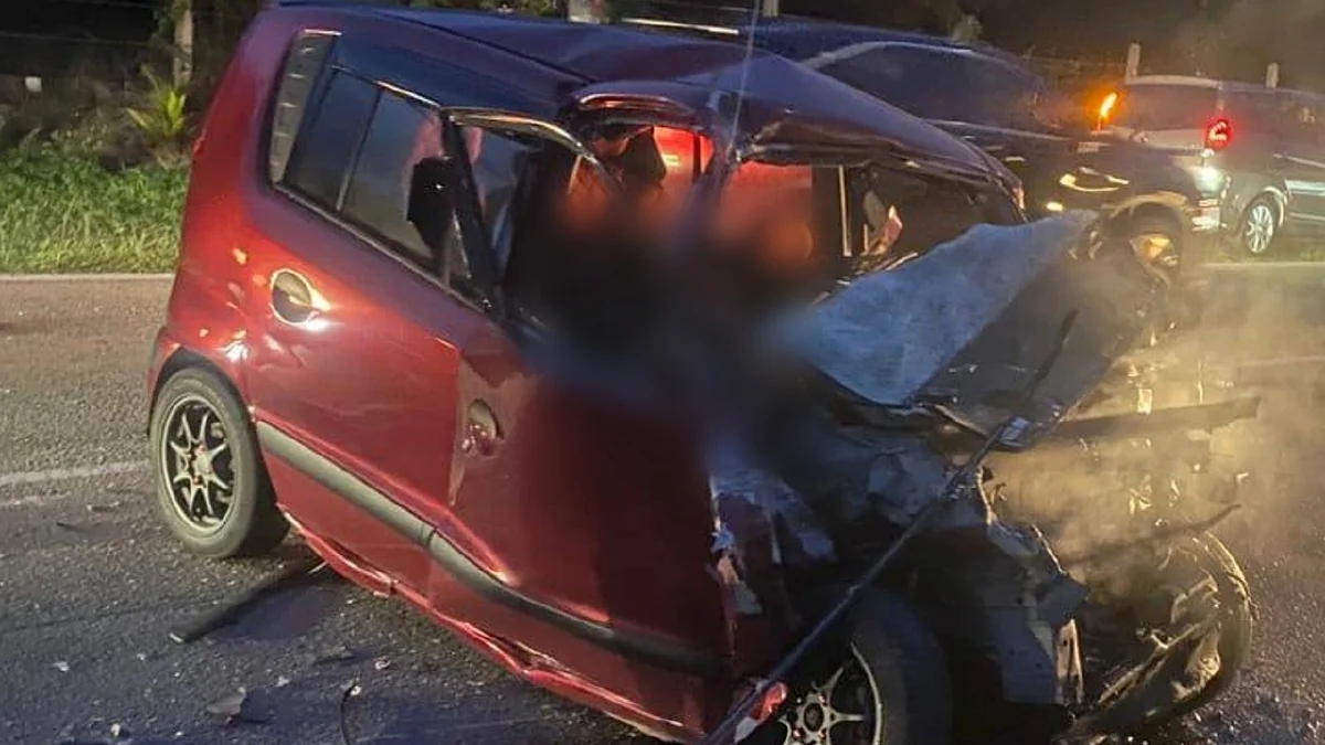 Gadis Maut Kereta Dipandu Bertembung Lori Hino 5 Tan