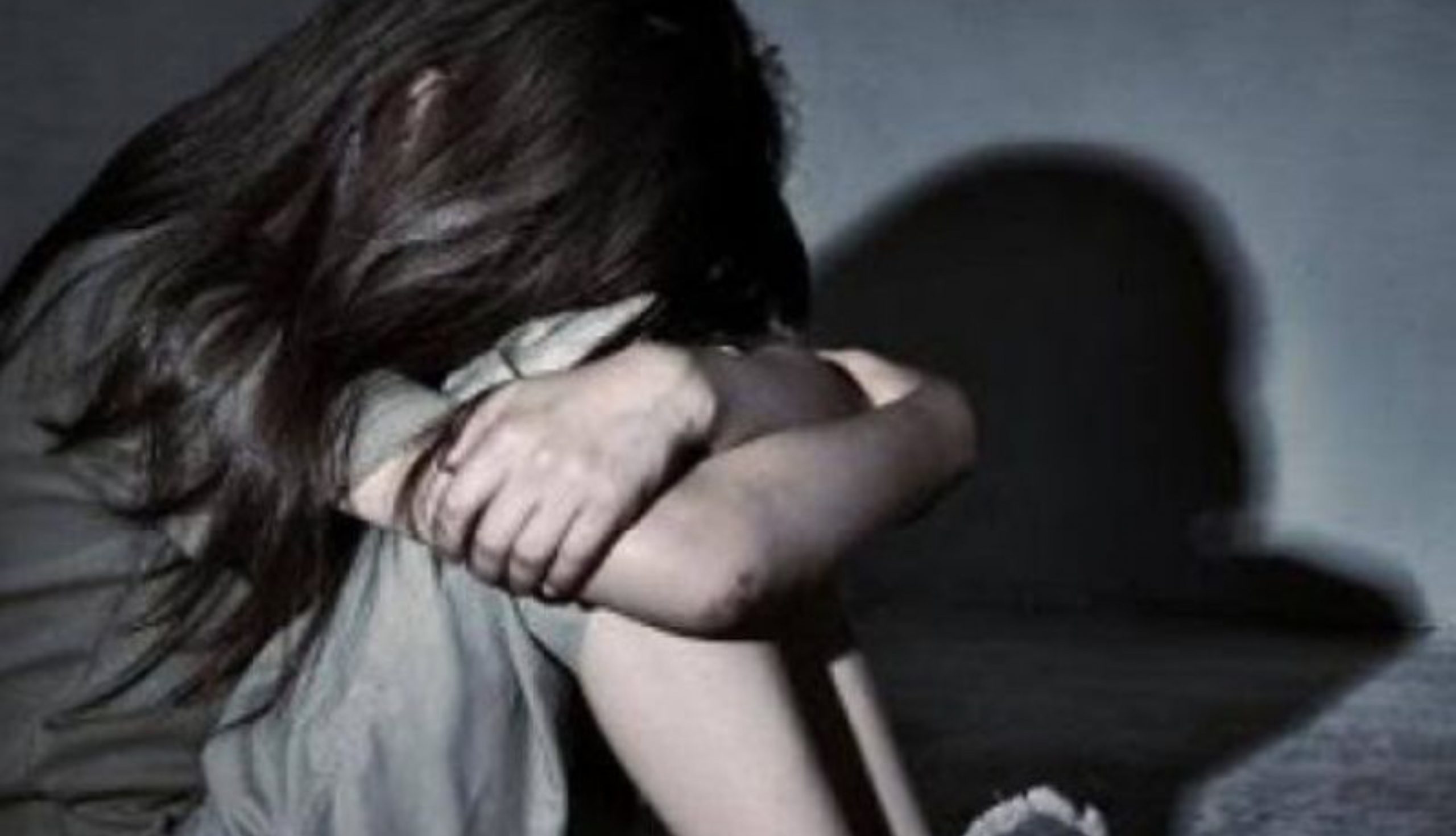 Tergamaknya Ibu Pasang Kamera, Izinkan Skandal Intai Anak Perempuan Mandi