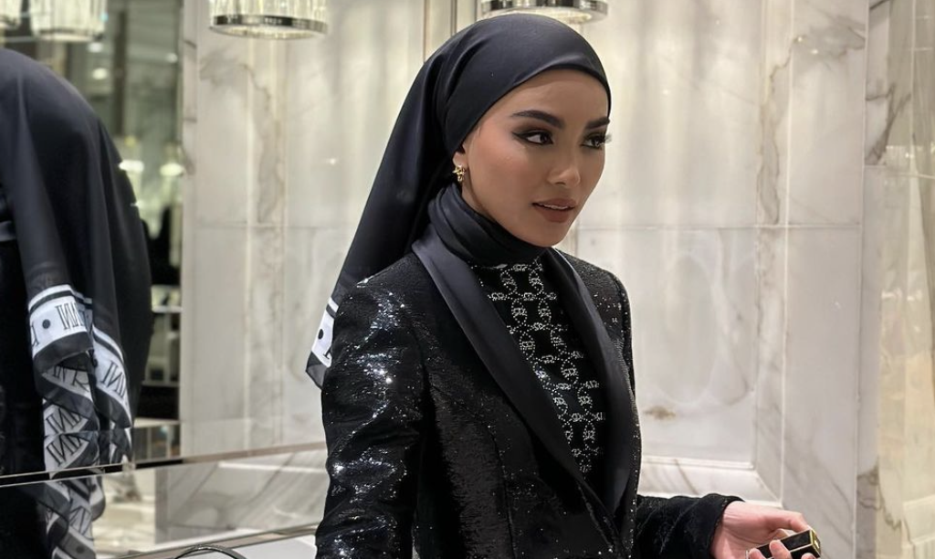 ‘Saya Tidak Berlebih-Lebihan’ – Sharifah Rose Jawab Isu Salam Pelakon Thailand